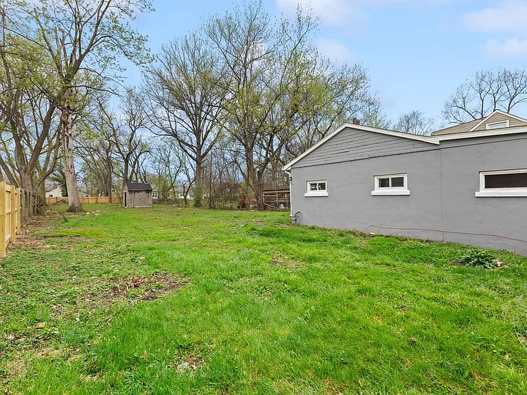 2707 Woodland Ave — Photo 29