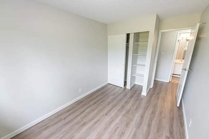 2033 Bowser Ave — Photo 8