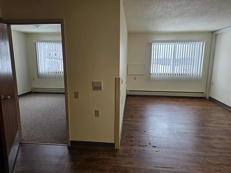 Tweeten Apartments — Photo 6
