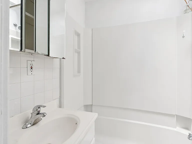 4133 Ridge Ave #3 — Photo 10