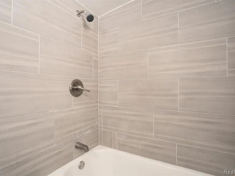 4781 Williamson St — Photo 14