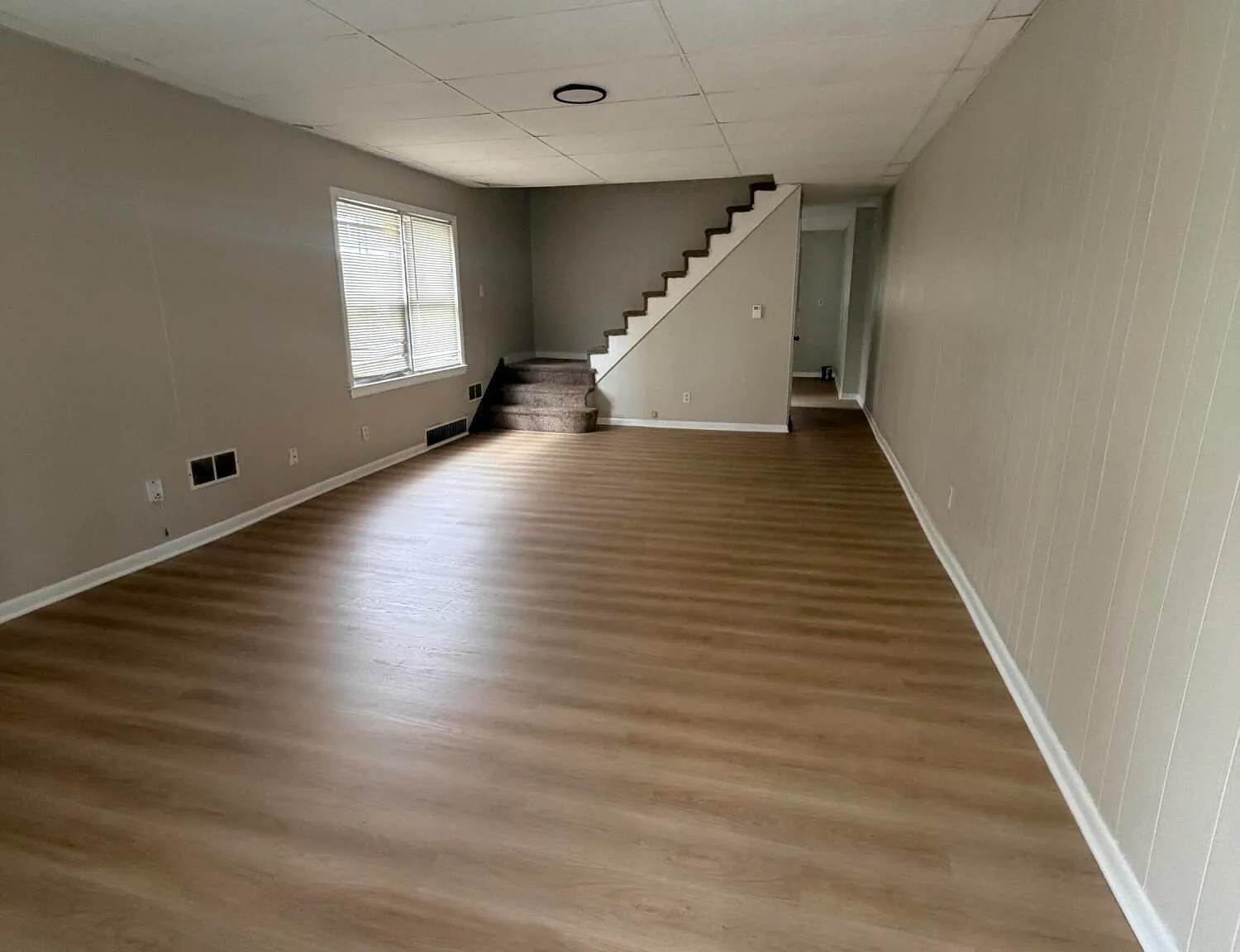 2 bed, 1.0 bath, 825 sqft, $1,200 — Photo 2