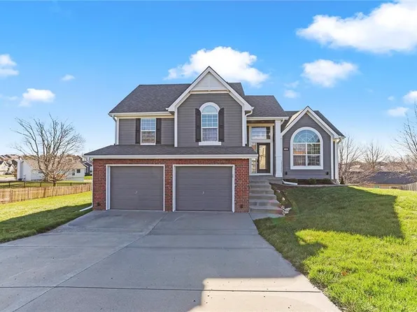 10315 N Kensington Ct, Kansas City, MO 64156