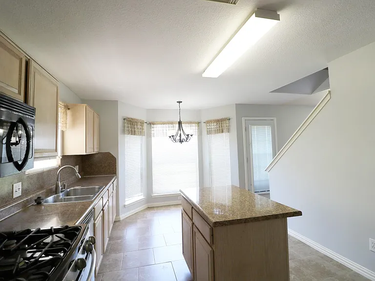 1926 Wildwood Ridge Dr — Photo 6
