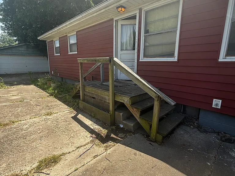 2640 S 5th St — Photo 3