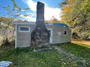 79 Station Rd, Barre, MA 01005