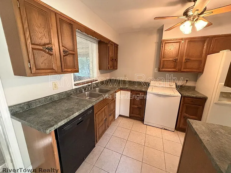 4573 Boyce Rd — Photo 8