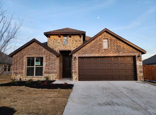 212 Gardenia Dr, Azle, TX 76020
