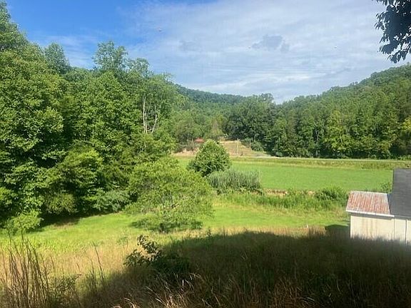 17th image of 10625 Brushy Rd
