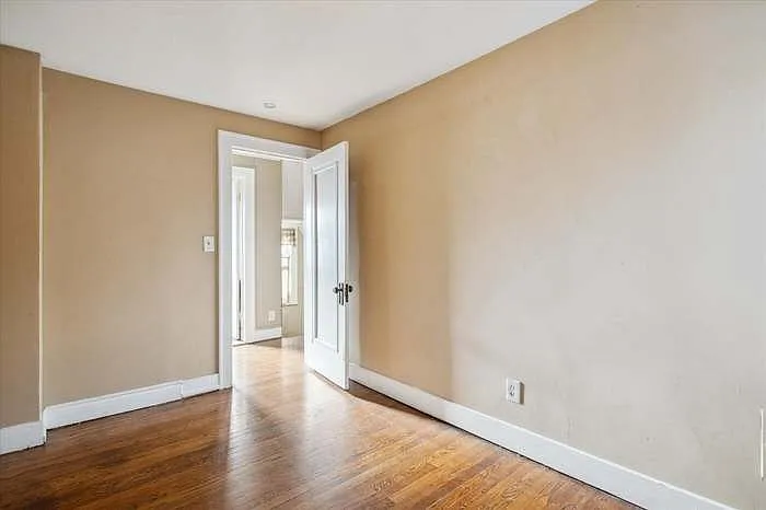 1661 Grant Ave — Photo 12