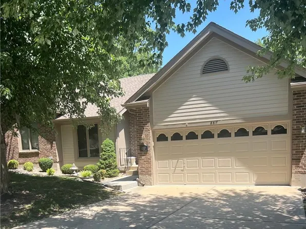 8517 N Chatham Cir, Kansas City, MO 64154