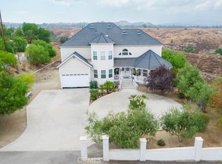 17525 Country Manor Ln, Riverside, CA 92508