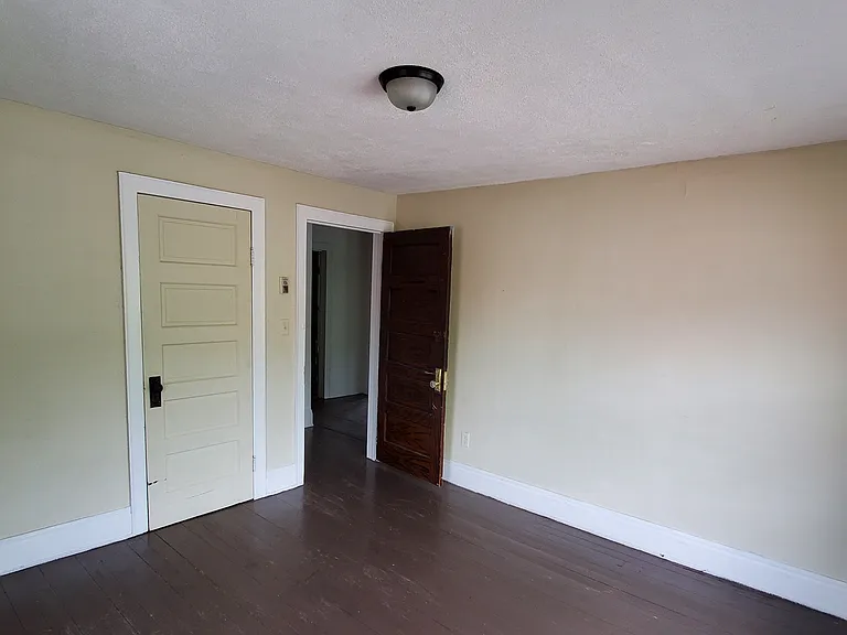 1905 Bluefield Ave — Photo 11