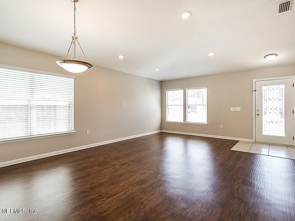 4th image of 2327 BRIAN LAKES Drive E