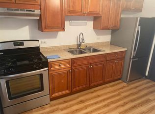 8512 W 95th St, Hickory Hills, IL