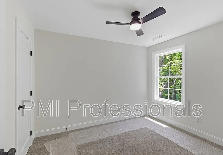 408 Legions Ct — Photo 22