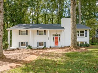 4040 Briarcliffe Rd, Winston Salem, NC 27106