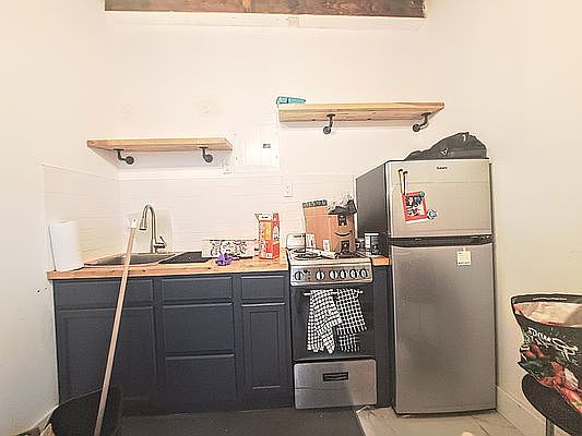 5th image of 69 Lewis Ave #4
