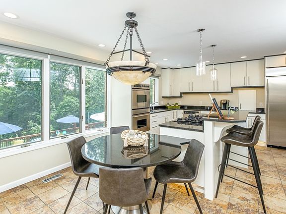 4th image of 174 Diamond Ct