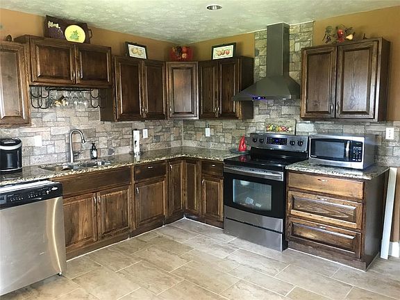 3rd image of 8826 Linda Vista Dr