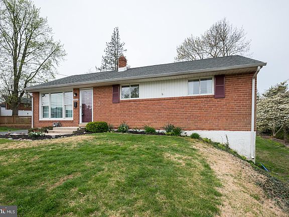 3rd image of 2608 Bancroft Dr