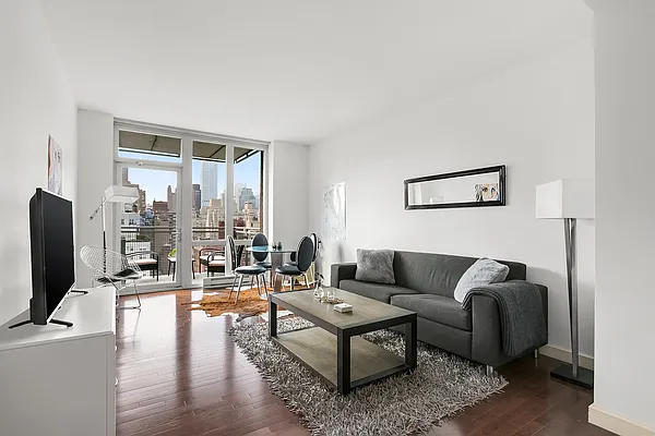 Rented by Compass | media 17