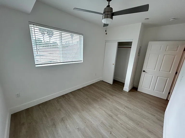 9300 Compton Ave — Photo 16