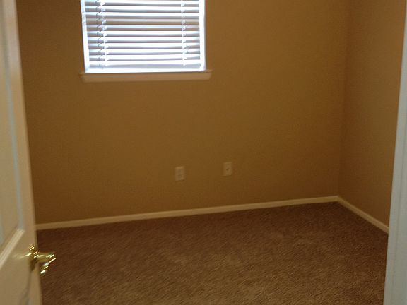 4th image of 2932 Mount Kennedy Dr