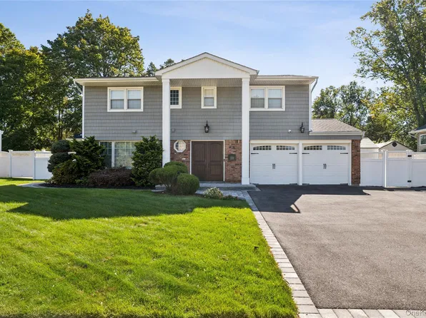 29 Voorhis Drive, Old Bethpage, NY 11804