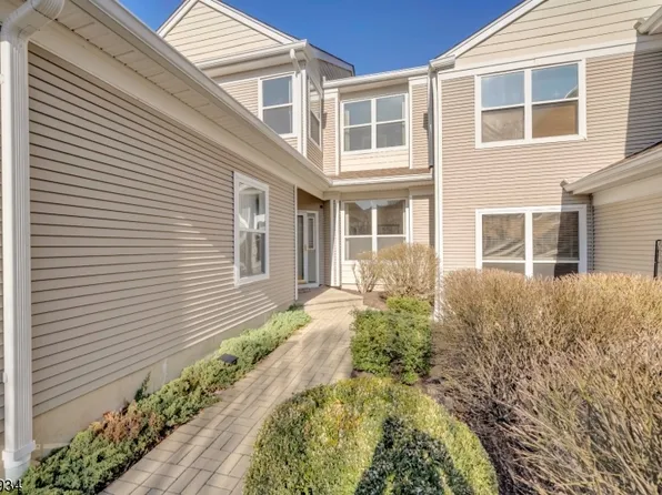 13 Hornbeam Way, Hardyston Twp., NJ 07419