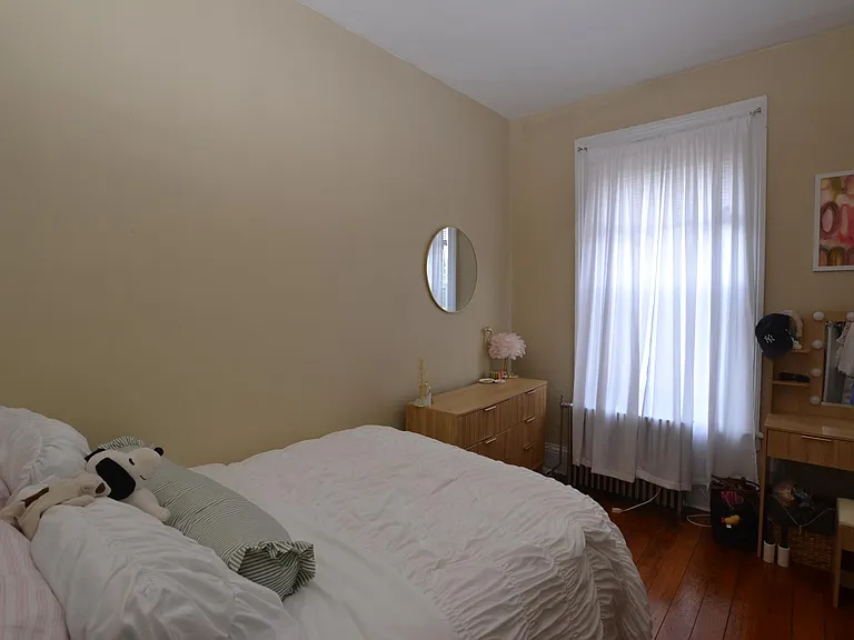 167 8th St #4 — Photo 27