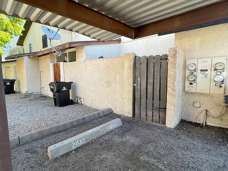 2432 E Tracy Ln #1 — Photo 20