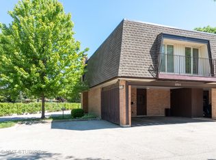1935 Tanglewood Dr, Glenview, IL 60025
