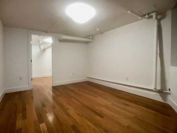 2nd image of 3604 Broadway Frnt 1