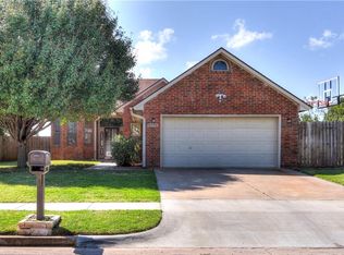 9205 Buttonwood Ave, Moore, OK 73160