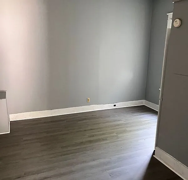 1527 Henley St — Photo 18