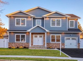 2812 Beatrice Ln Bellmore NY 11710 Zillow