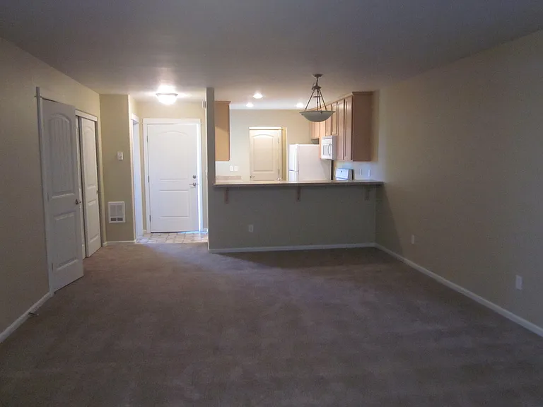 592-1191 Cliffside Tee Ln — Photo 2