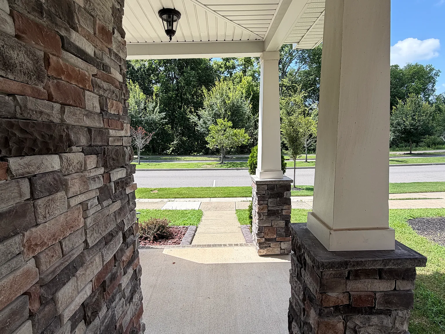 3 bed, 1500 sqft, $2,500 — Photo 3