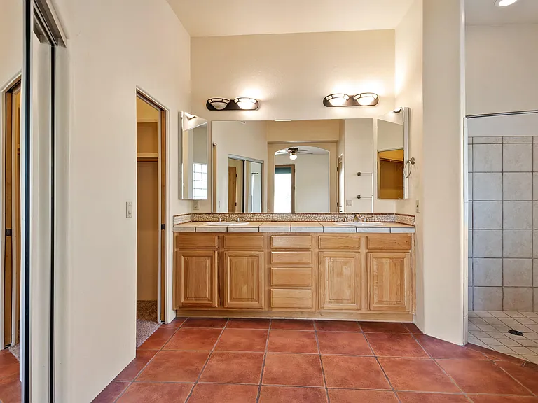 10450 E Placita Guanajuato — Photo 24
