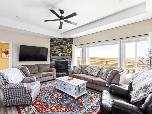 137 Barn Wood Ln, Great Falls, MT 59405