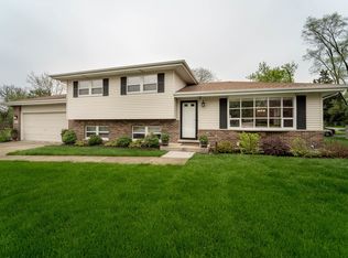 525 Calduto Cir, Villa Park, IL