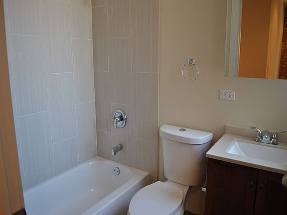 5th image of 1626-1630 W Fargo Ave #1626-2E