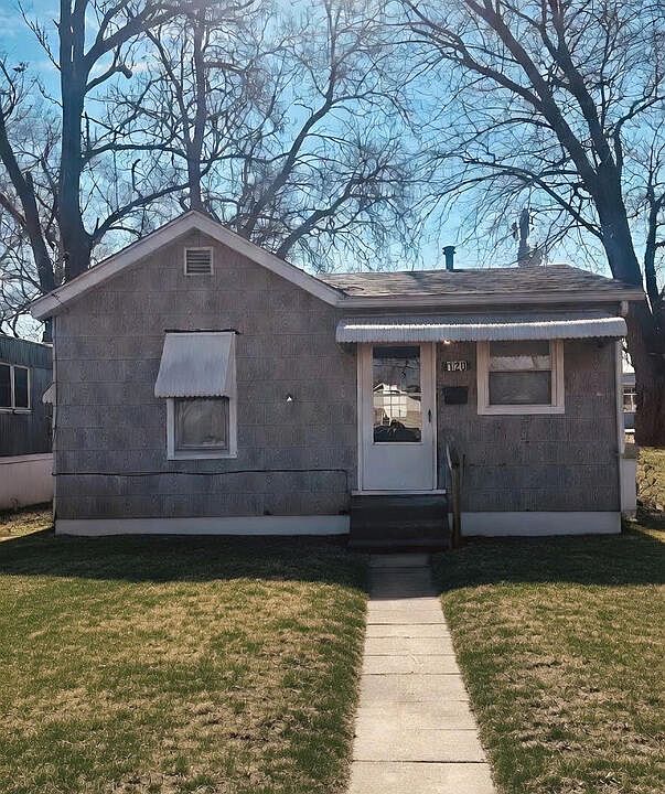 1st image of 120 Lakeside Ave