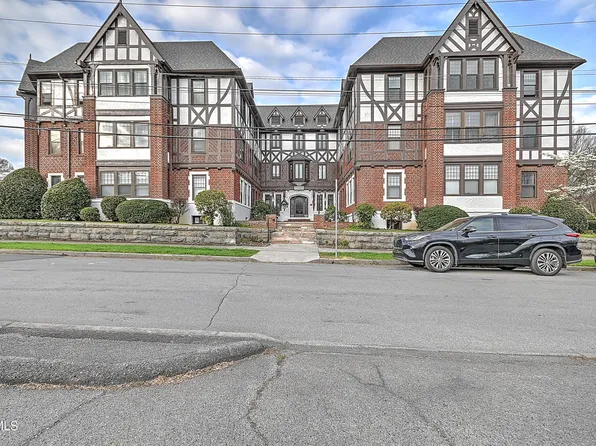 701 Locust St APT 31, Johnson City, TN 37604