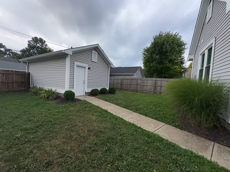 2424 N New Jersey St — Photo 22