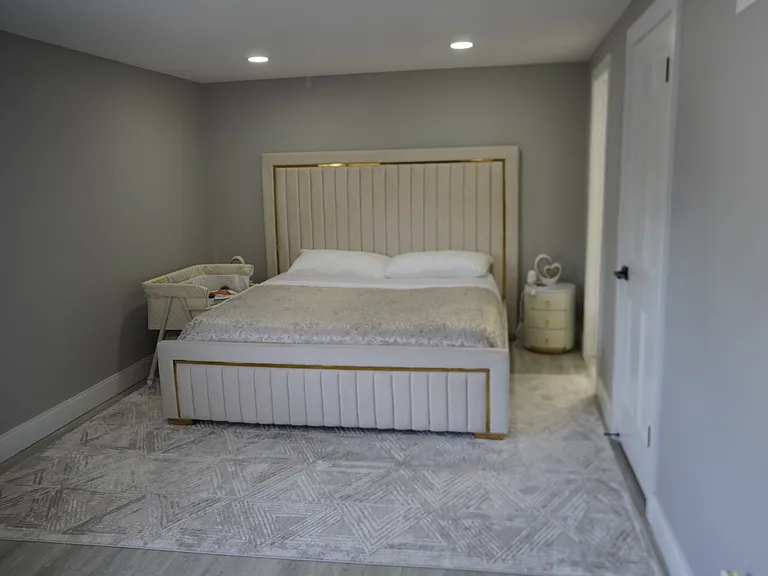 15594 Huntcliff Dr — Photo 17