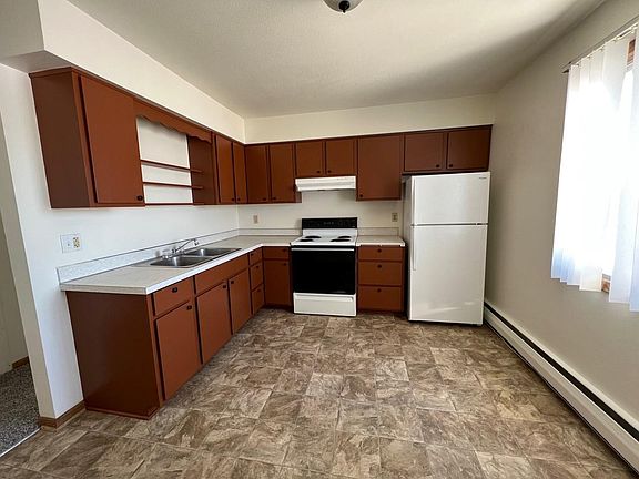 3rd image of 135 13th Ave S APT B3