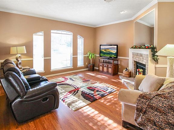 2nd image of 1111 Woodchase Dr