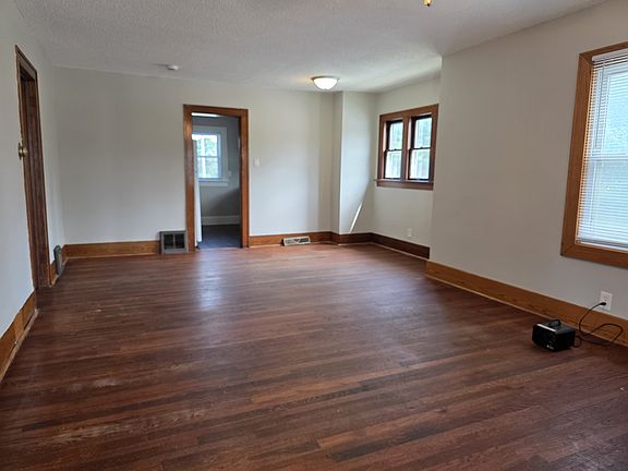 4th image of 222 E Euclid Ave